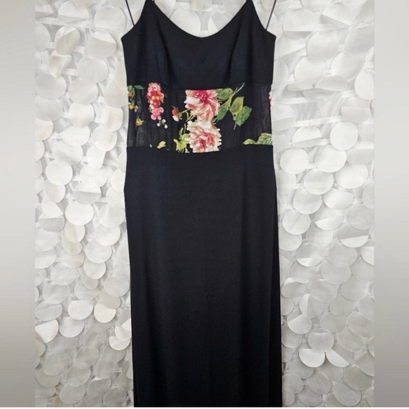 Kay Unger Elegant Black Maxi Dress with Floral Accents